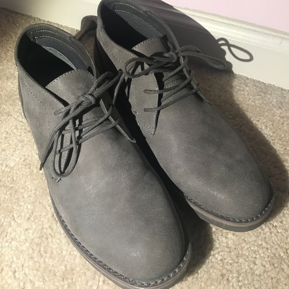 Men’s casual gray dress boots